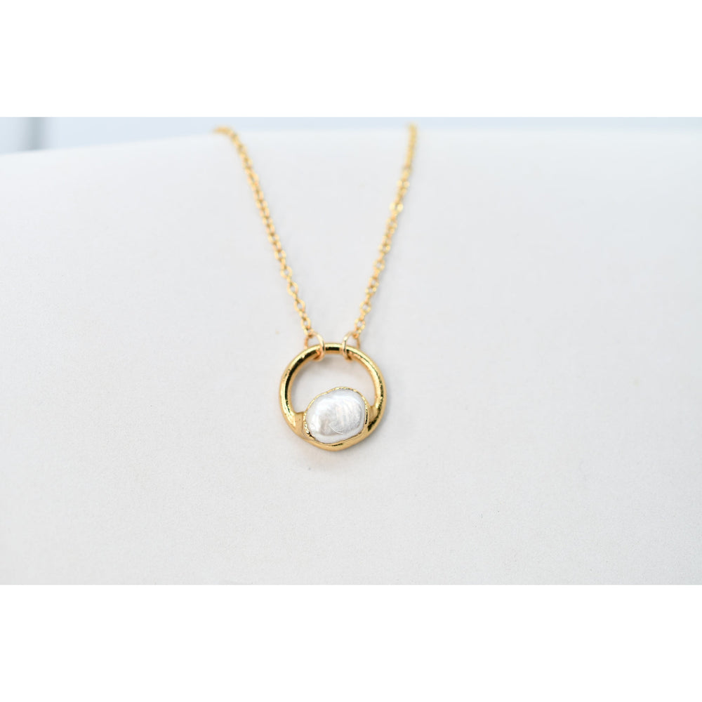 Pearl Necklace / June Birthstone Necklace